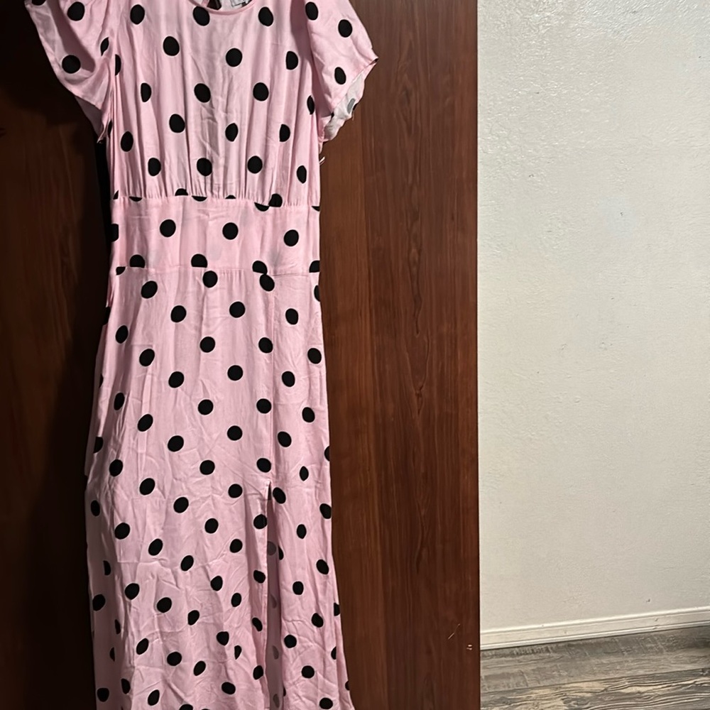 Color: pink poka dot size M/M, open back with elastic design. Length 50, pit: 14